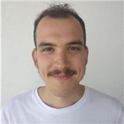 Profesor de Guitarra. Producción musical y composición. Con paciencia y dedicación. Muy aplicado y buscando cumplir los objetivos personales de cada alumno/a
